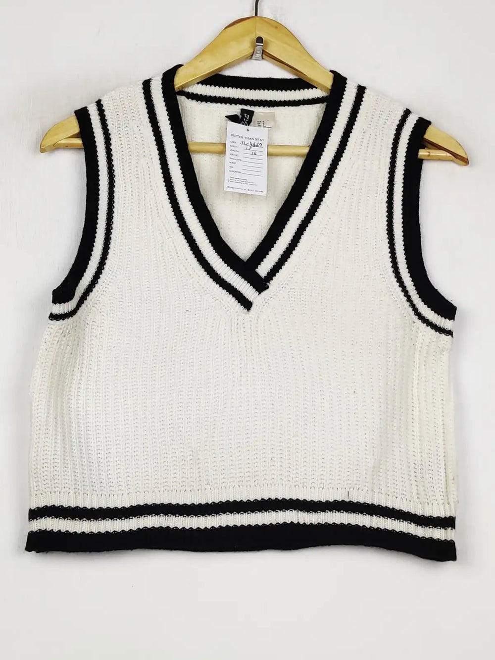 Buy online pre-used pre-loved 100% authentic & Original branded H&M (SL-4669) available in Pakistan. Top international brands avilable.