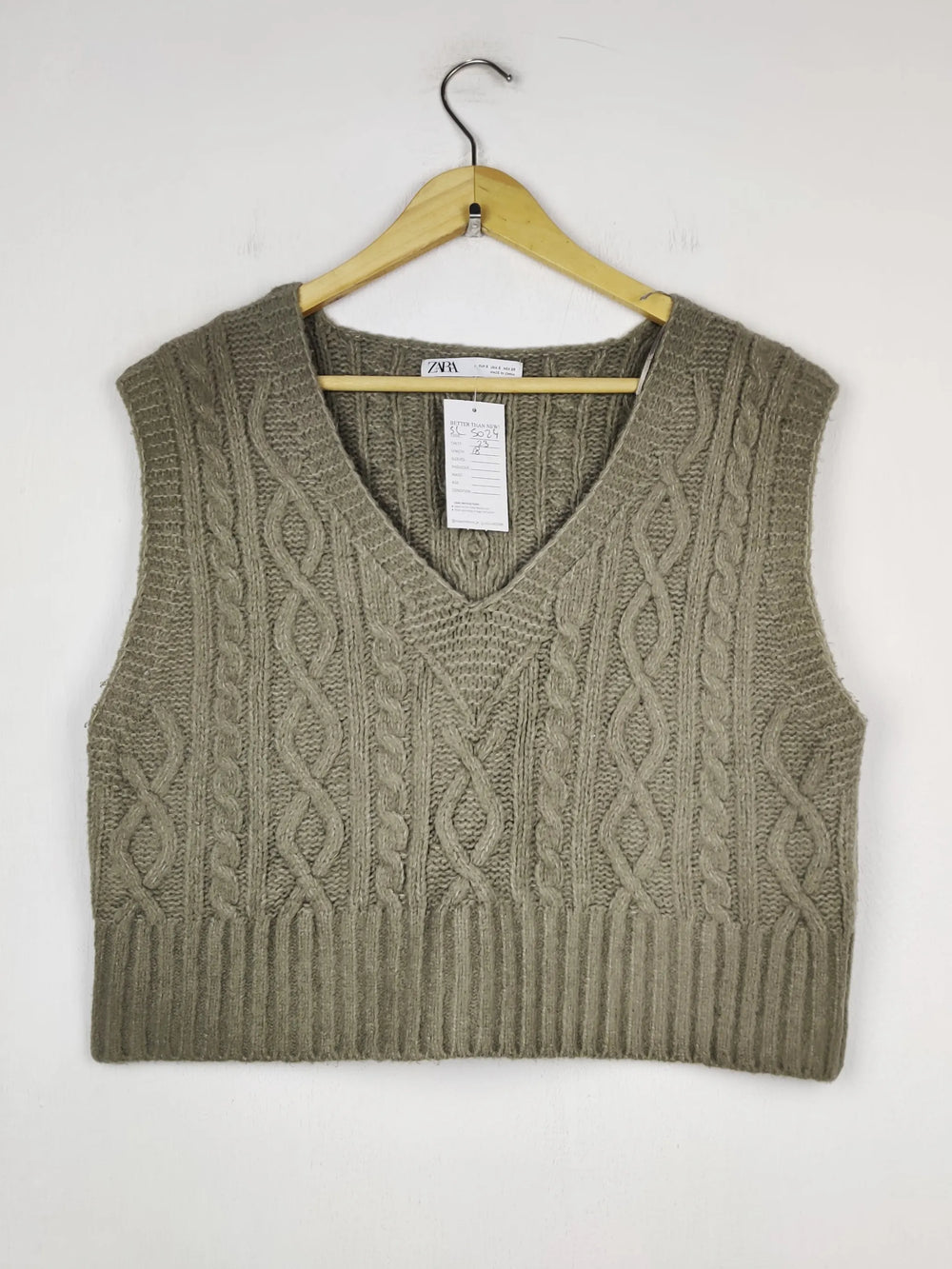 Buy online pre-used pre-loved 100% authentic & Original branded Zara (SL-5024) available in Pakistan. Top international brands avilable.