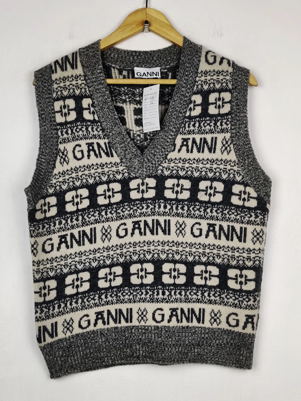 Buy online pre-used pre-loved 100% authentic & Original branded Ganni (SL-5057) available in Pakistan. Top international brands avilable.