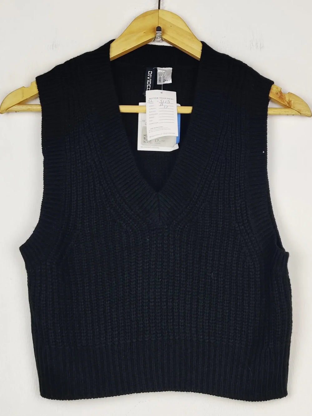 Buy online pre-used pre-loved 100% authentic & Original branded H&M (SL-5113) available in Pakistan. Top international brands avilable.