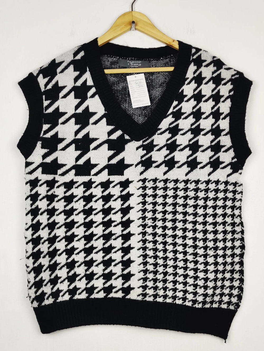 Buy online pre-used pre-loved 100% authentic & Original branded Primark (SL-5141) available in Pakistan. Top international brands avilable.
