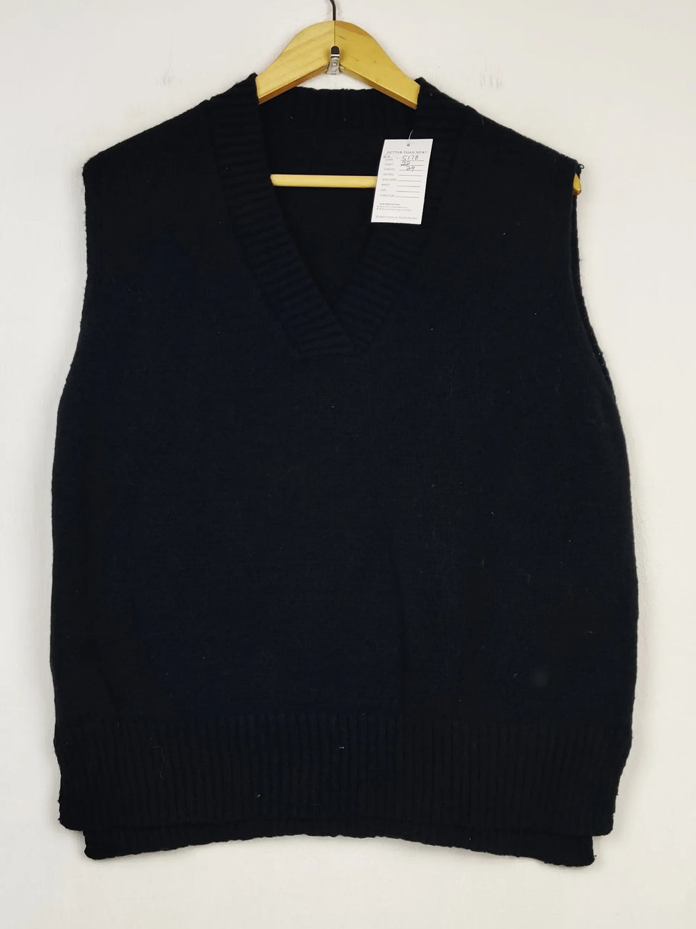 Buy online pre-used pre-loved 100% authentic & Original branded Unknown Brand (SL-5178) available in Pakistan. Top international brands avilable.