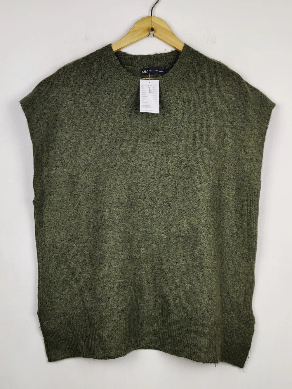 Buy online pre-used pre-loved 100% authentic & Original branded Marks & Spencer (SL-5277) available in Pakistan. Top international brands avilable.