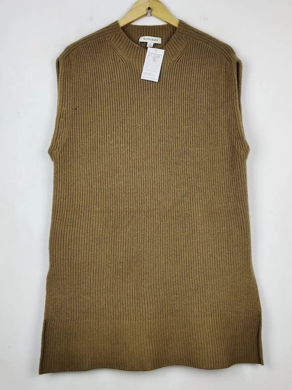 Buy online pre-used pre-loved 100% authentic & Original branded Marks & Spencer (SL-5326) available in Pakistan. Top international brands avilable.