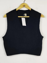Buy online pre-used pre-loved 100% authentic & Original branded H&M (SL-5554) available in Pakistan. Top international brands avilable.