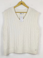 Buy online pre-used pre-loved 100% authentic & Original branded Hollister (SL-5576) available in Pakistan. Top international brands avilable.