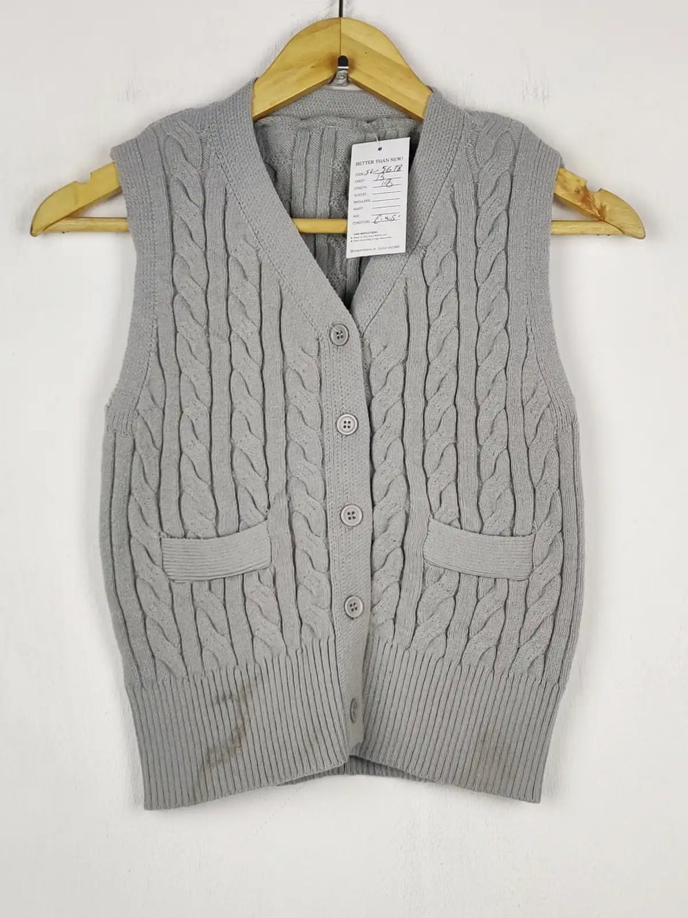 Buy online pre-used pre-loved 100% authentic & Original branded Unknown Brand (SL-5678) available in Pakistan. Top international brands avilable.