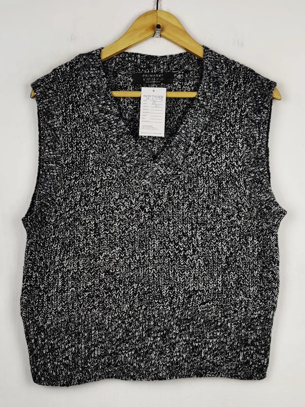 Buy online pre-used pre-loved 100% authentic & Original branded Primark (SL-5728) available in Pakistan. Top international brands avilable.