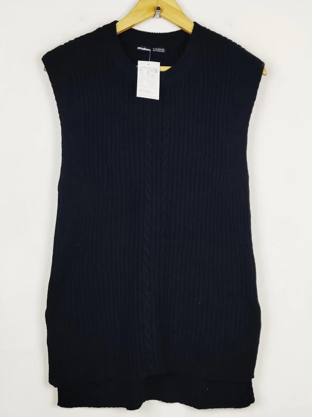 Buy online pre-used pre-loved 100% authentic & Original branded Threadbare (SL-5776) available in Pakistan. Top international brands avilable.