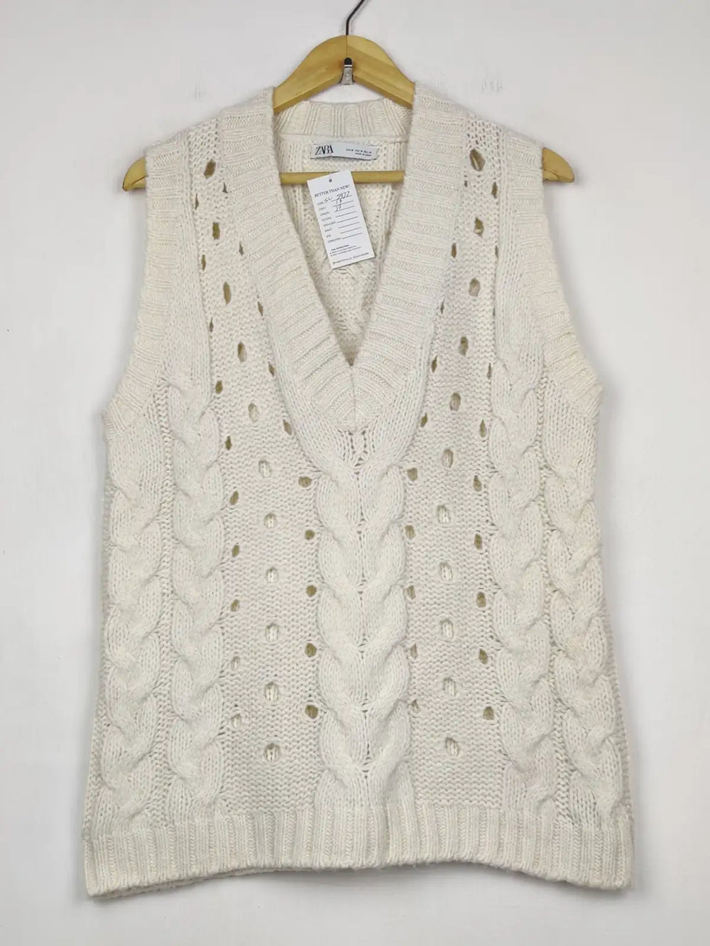Buy online pre-used pre-loved 100% authentic & Original branded Zara (SL-5977) available in Pakistan. Top international brands avilable.