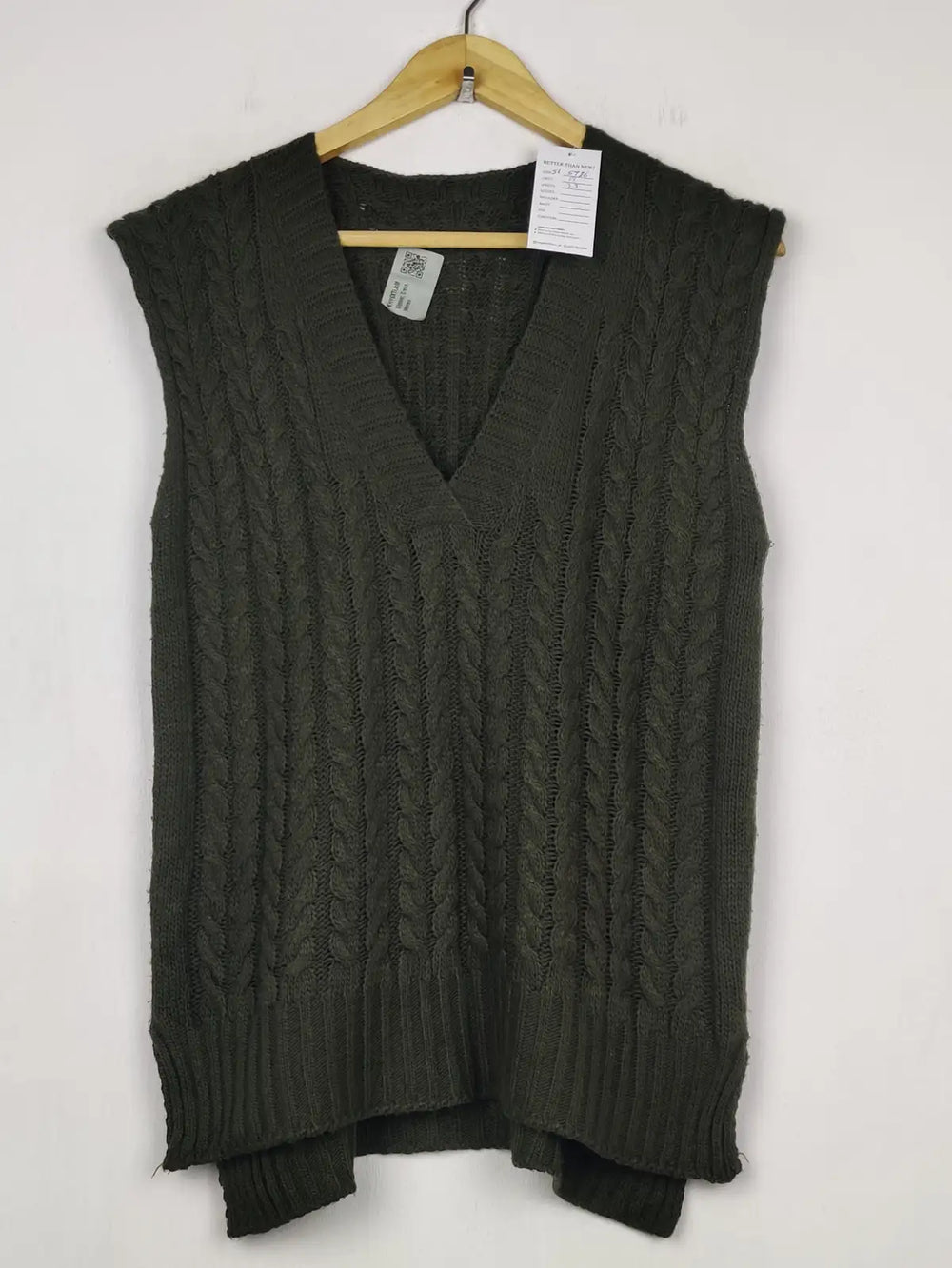 Buy online pre-used pre-loved 100% authentic & Original branded Unknown Brand (SL-5986) available in Pakistan. Top international brands avilable.