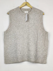 Buy online pre-used pre-loved 100% authentic & Original branded H&M (SL-6018) available in Pakistan. Top international brands avilable.