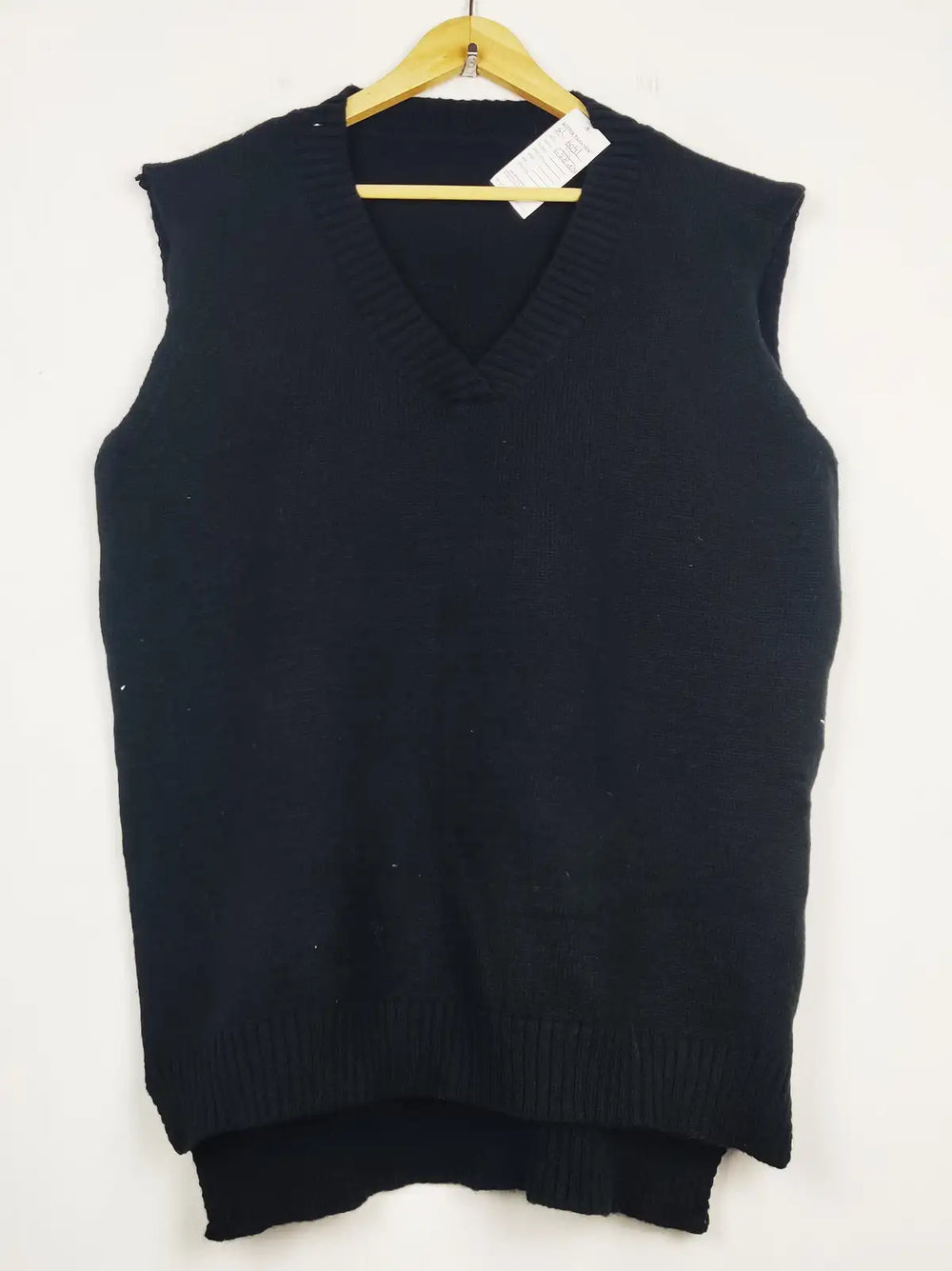 Buy online pre-used pre-loved 100% authentic & Original branded Unknown Brand (SL-6041) available in Pakistan. Top international brands avilable.