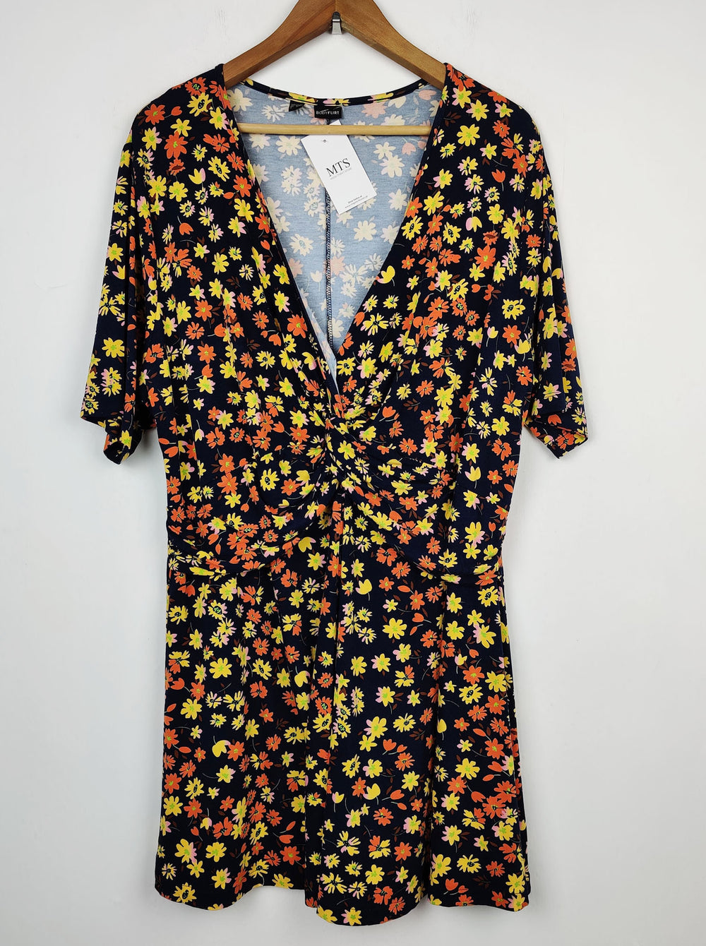 Buy online pre-used pre-loved 100% authentic & Original branded Bodyflirt (SWT-1046) available in Pakistan. Top international brands avilable.