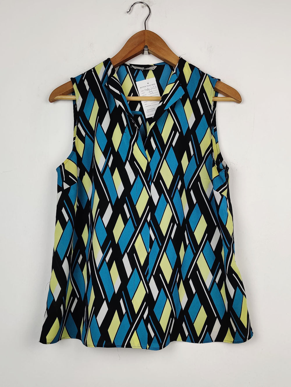 Buy online pre-used pre-loved 100% authentic & Original branded Tu (SWT-1059) available in Pakistan. Top international brands avilable.