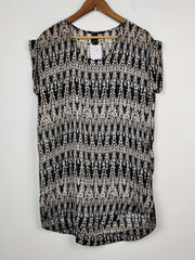 Buy online pre-used pre-loved 100% authentic & Original branded H&M (SWT-1063) available in Pakistan. Top international brands avilable.