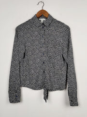 Buy online pre-used pre-loved 100% authentic & Original branded H&M (SWT-1075) available in Pakistan. Top international brands avilable.