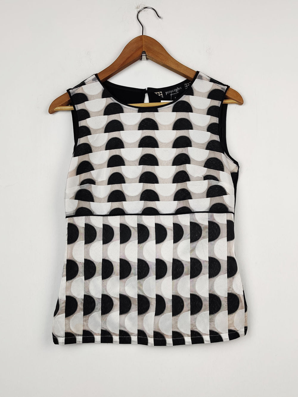 Buy online pre-used pre-loved 100% authentic & Original branded Principle (SWT-1116) available in Pakistan. Top international brands avilable.