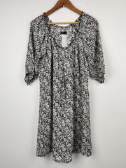 Buy online pre-used pre-loved 100% authentic & Original branded Paprika (SWT-1155) available in Pakistan. Top international brands avilable.