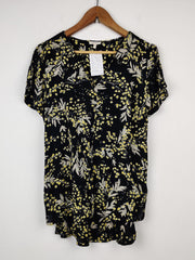 Buy online pre-used pre-loved 100% authentic & Original branded Fat Face (SWT-1183) available in Pakistan. Top international brands avilable.