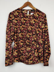 Buy online pre-used pre-loved 100% authentic & Original branded Primark (SWT-1240) available in Pakistan. Top international brands avilable.