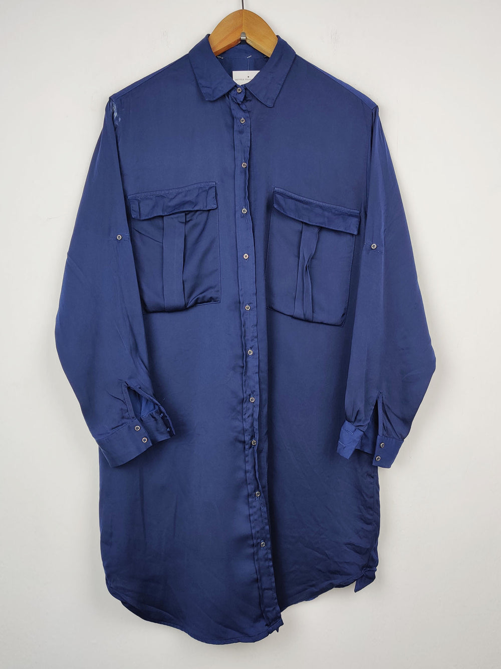 Buy online pre-used pre-loved 100% authentic & Original branded Unknown Brand (SWT-1261) available in Pakistan. Top international brands avilable.