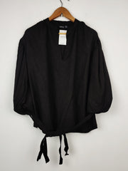 Buy online pre-used pre-loved 100% authentic & Original branded Boohoo (SWT-1267) available in Pakistan. Top international brands avilable.