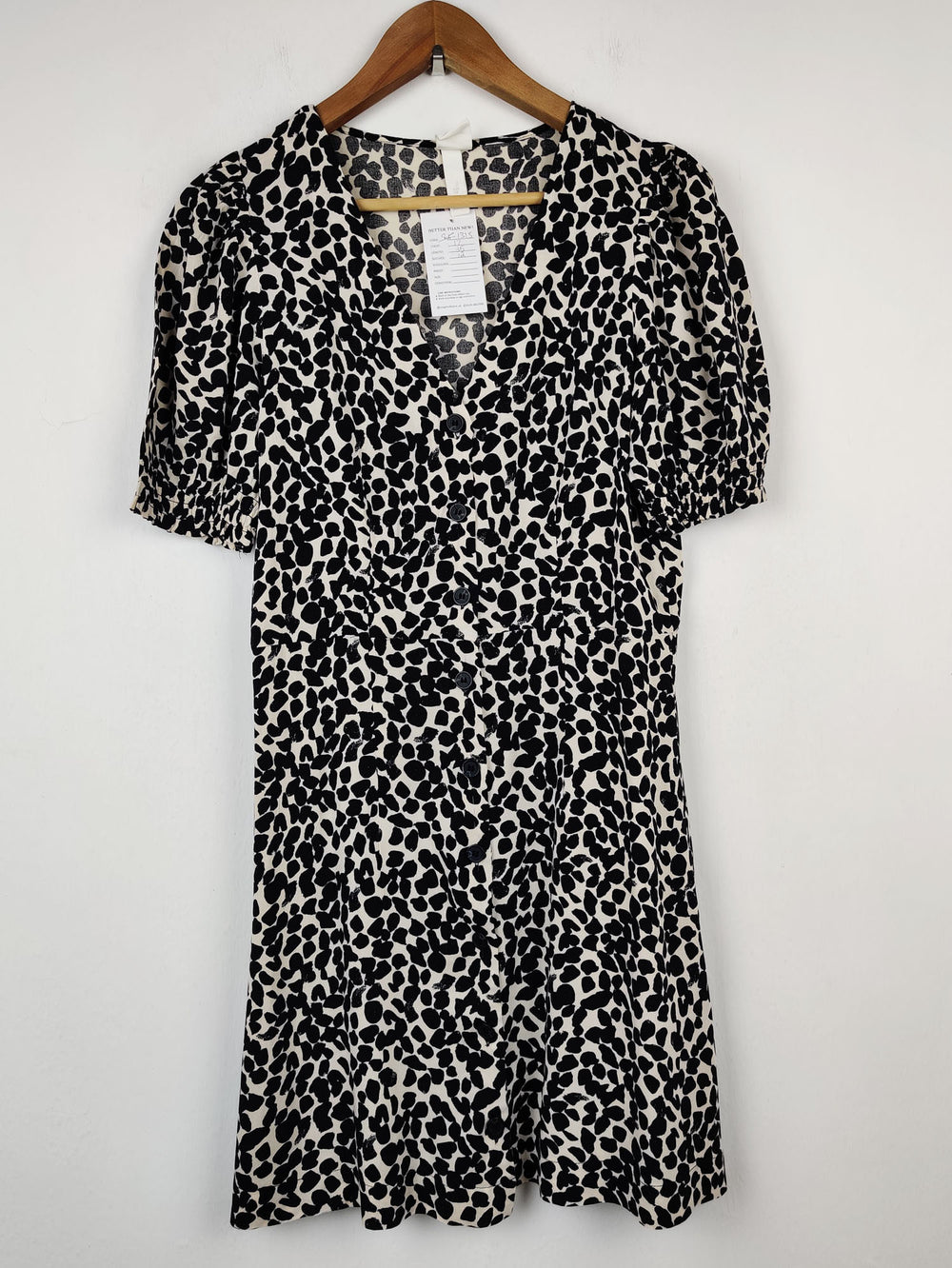 Buy online pre-used pre-loved 100% authentic & Original branded H&M (SWT-1315) available in Pakistan. Top international brands avilable.