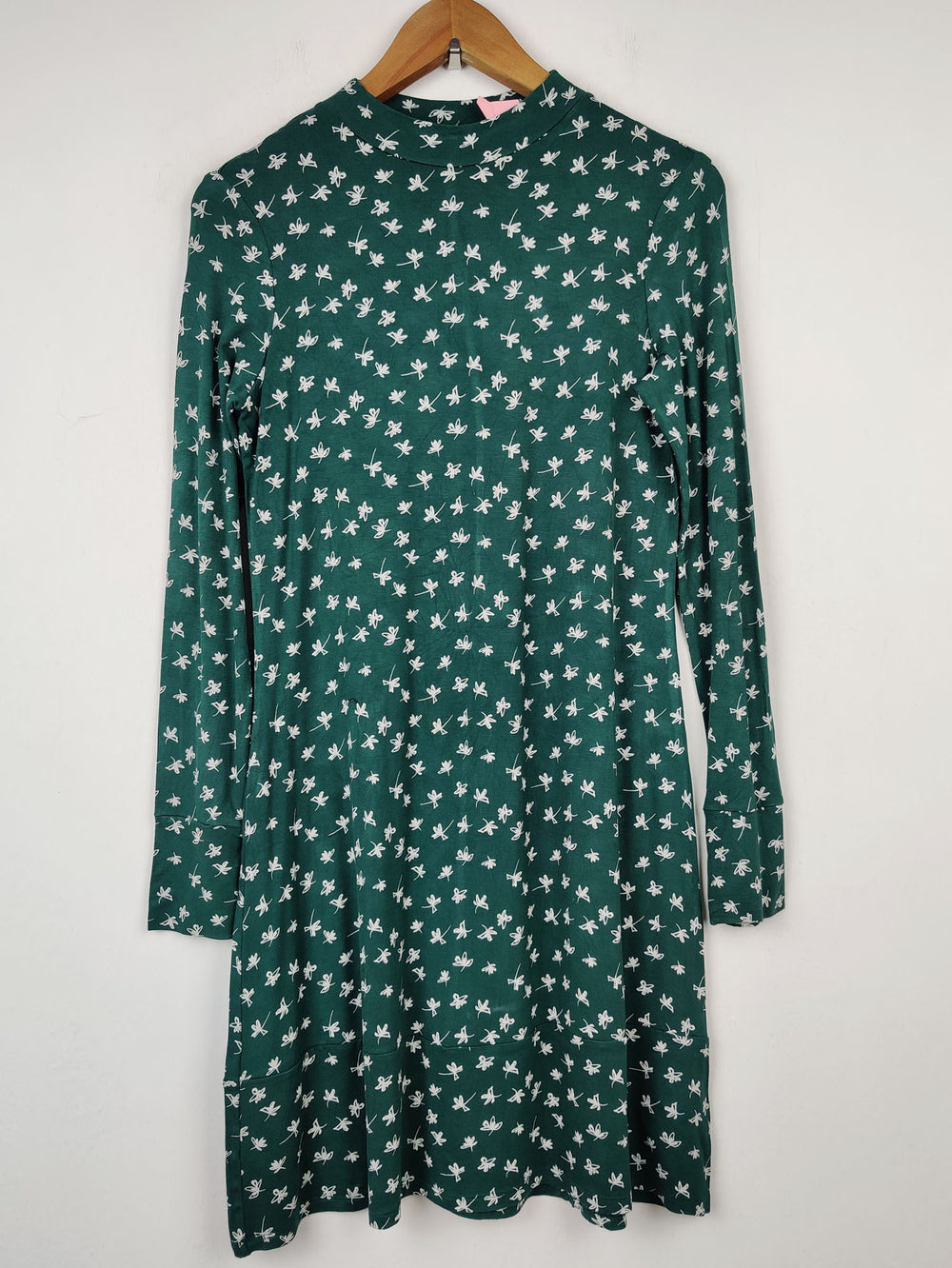 Buy online pre-used pre-loved 100% authentic & Original branded Marks & Spencer (SWT-1337) available in Pakistan. Top international brands avilable.