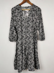 Buy online pre-used pre-loved 100% authentic & Original branded Nutmeg (SWT-1342) available in Pakistan. Top international brands avilable.