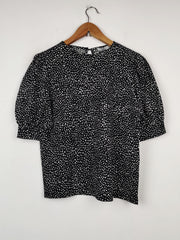 Buy online pre-used pre-loved 100% authentic & Original branded Oasis (SWT-1354) available in Pakistan. Top international brands avilable.