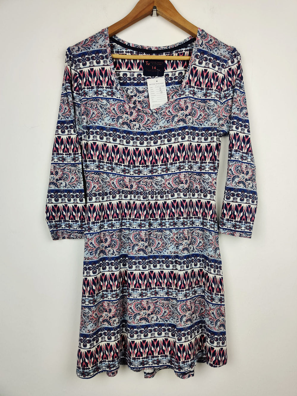 Buy online pre-used pre-loved 100% authentic & Original branded Tu (SWT-1389) available in Pakistan. Top international brands avilable.