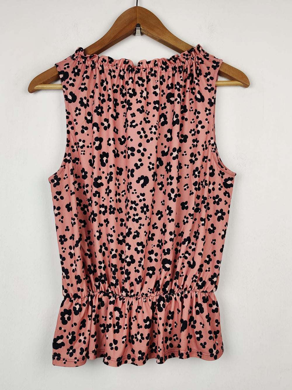 Buy online pre-used pre-loved 100% authentic & Original branded Oasis (SWT-1400) available in Pakistan. Top international brands avilable.