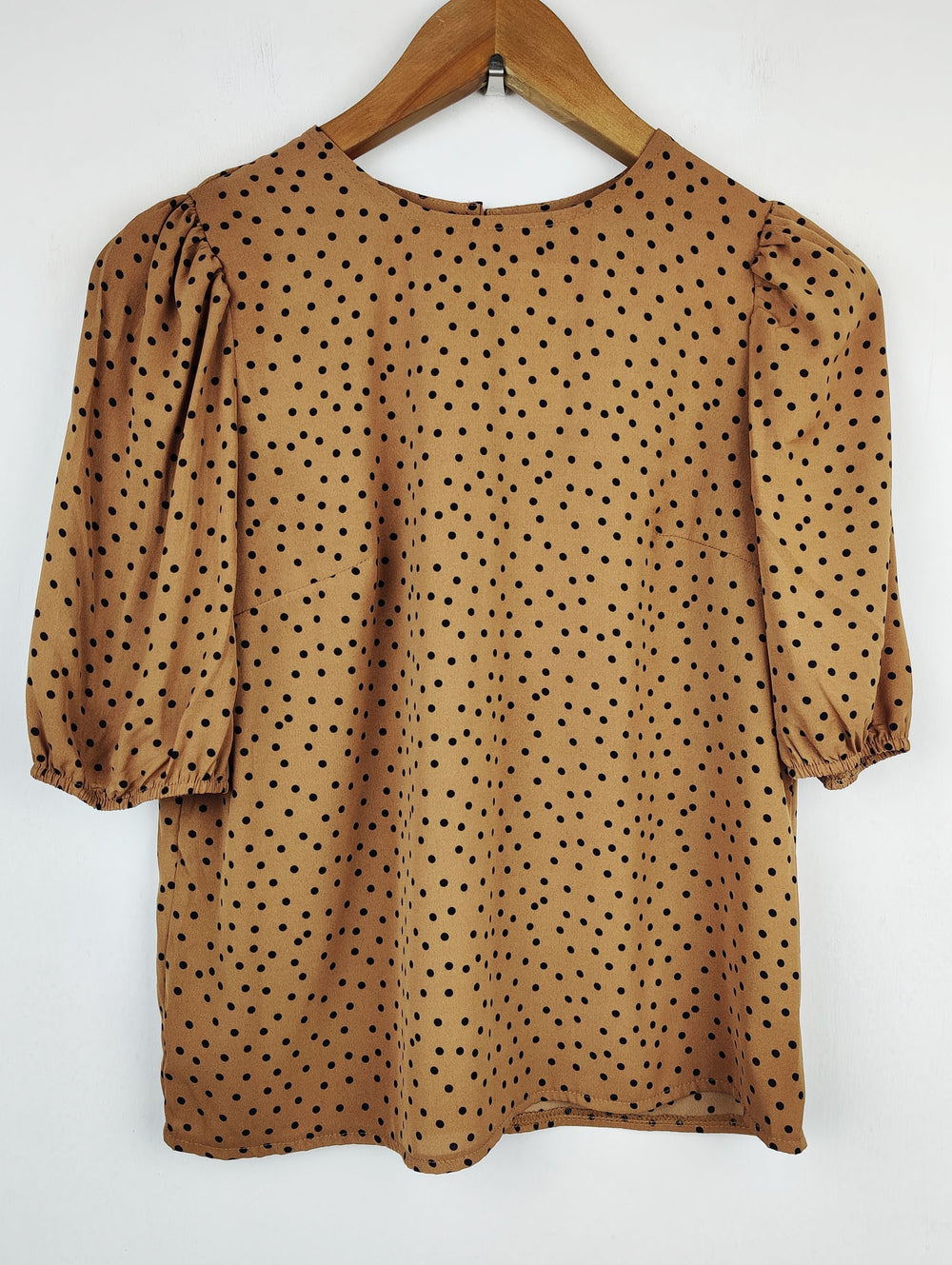 Buy online pre-used pre-loved 100% authentic & Original branded Shein (SWT-1436) available in Pakistan. Top international brands avilable.