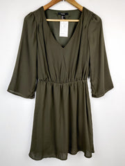 Buy online pre-used pre-loved 100% authentic & Original branded Forever 21 (SWT-1442) available in Pakistan. Top international brands avilable.