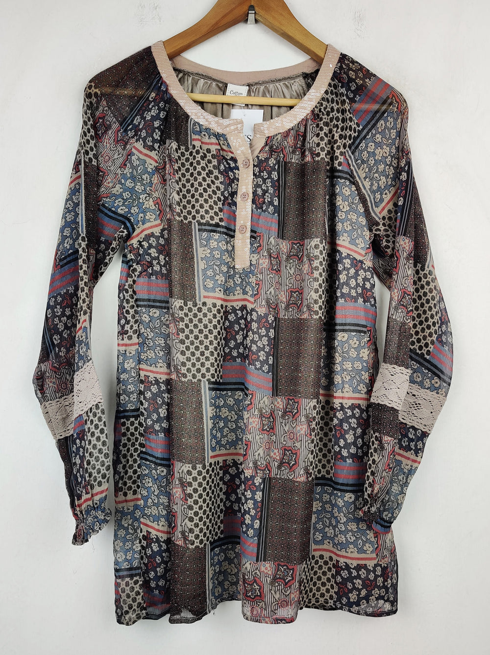 Buy online pre-used pre-loved 100% authentic & Original branded Cotton Traders (SWT-147) available in Pakistan. Top international brands avilable.