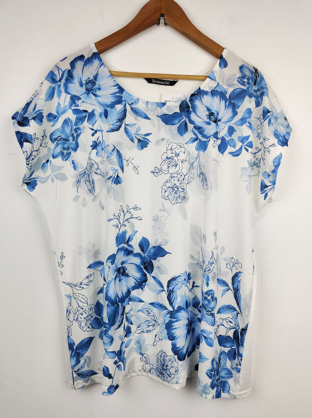 Buy online pre-used pre-loved 100% authentic & Original branded Bonmarche (SWT-1519) available in Pakistan. Top international brands avilable.