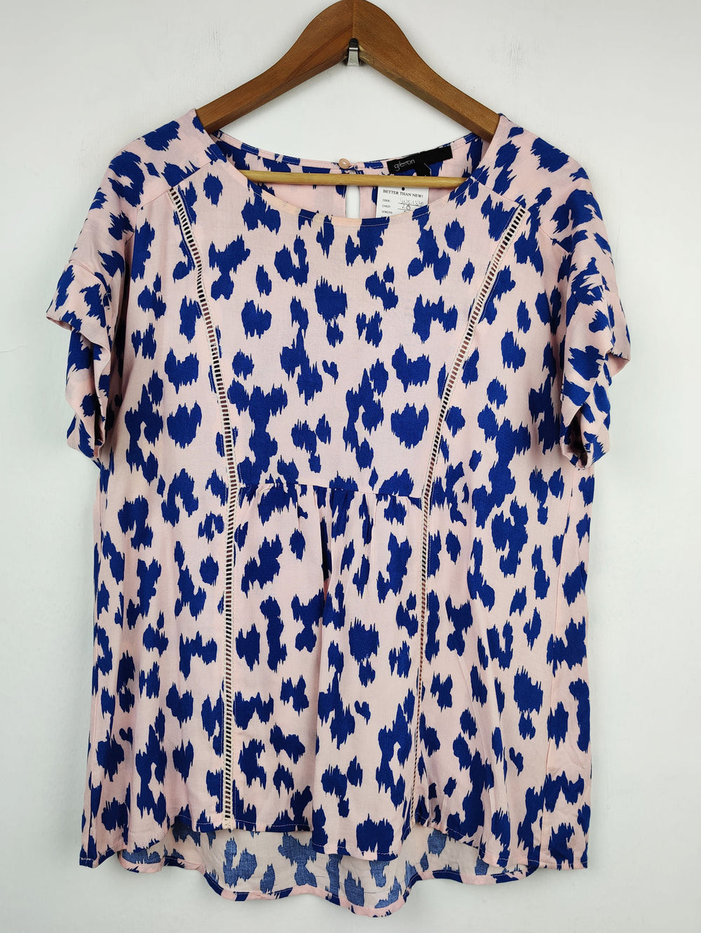 Buy online pre-used pre-loved 100% authentic & Original branded Gibson (SWT-1541) available in Pakistan. Top international brands avilable.