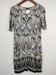 Buy online pre-used pre-loved 100% authentic & Original branded Wallis (SWT-1556) available in Pakistan. Top international brands avilable.