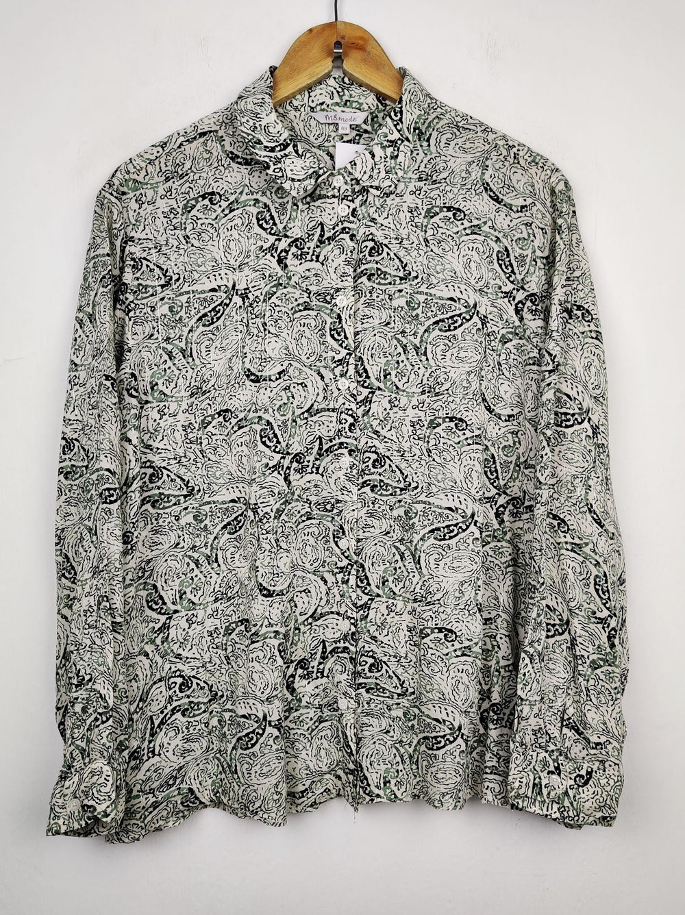 Buy online pre-used pre-loved 100% authentic & Original branded Ms Mode (SWT-1668) available in Pakistan. Top international brands avilable.