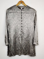 Buy online pre-used pre-loved 100% authentic & Original branded Tru (SWT-1690) available in Pakistan. Top international brands avilable.