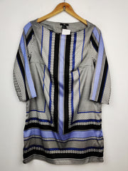 Buy online pre-used pre-loved 100% authentic & Original branded H&M (SWT-1709) available in Pakistan. Top international brands avilable.