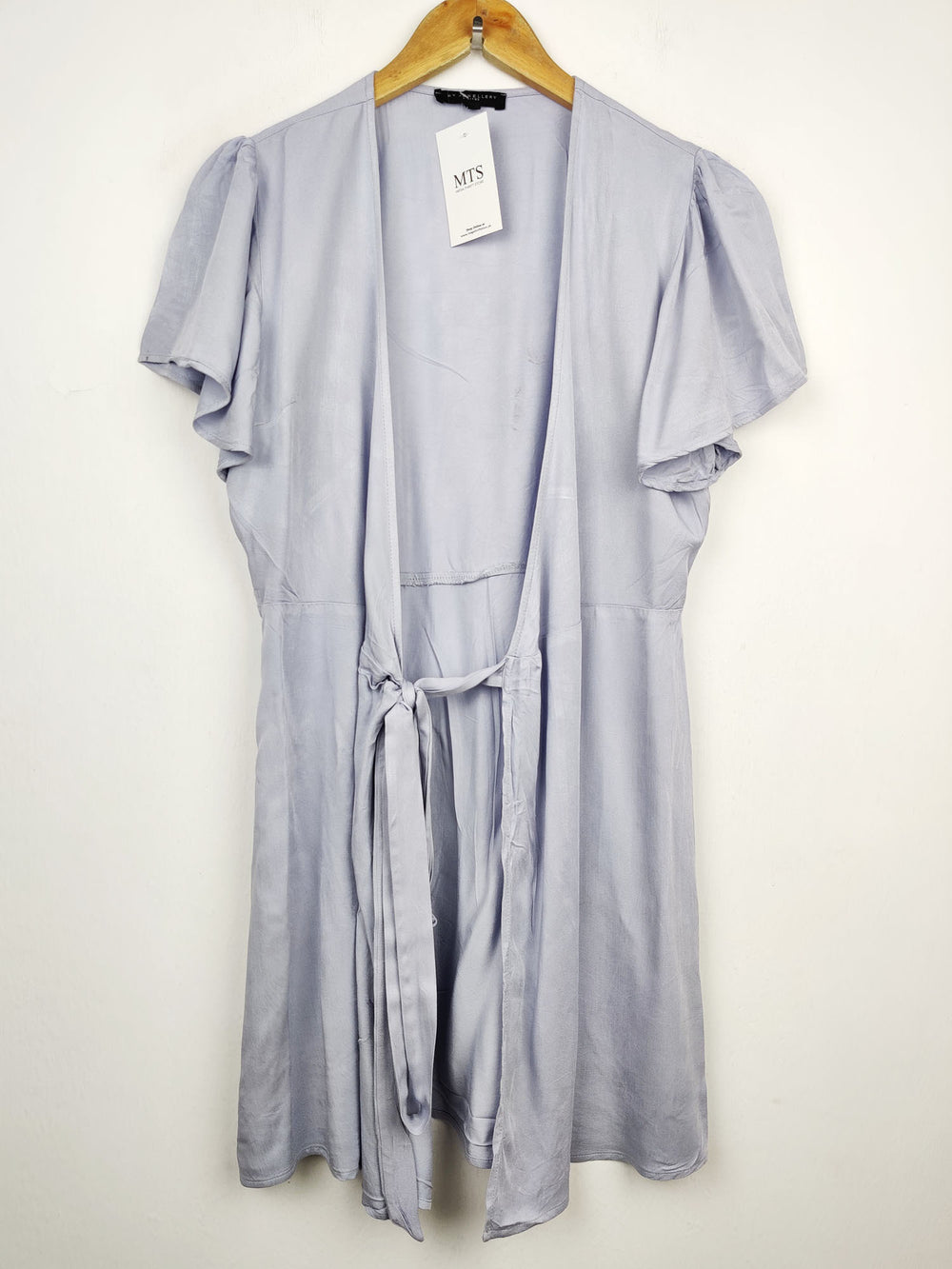 Buy online pre-used pre-loved 100% authentic & Original branded Limited (SWT-1729) available in Pakistan. Top international brands avilable.