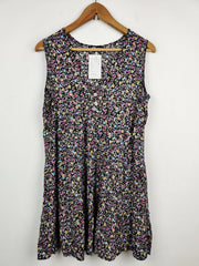 Buy online pre-used pre-loved 100% authentic & Original branded Fb Sister (SWT-1749) available in Pakistan. Top international brands avilable.