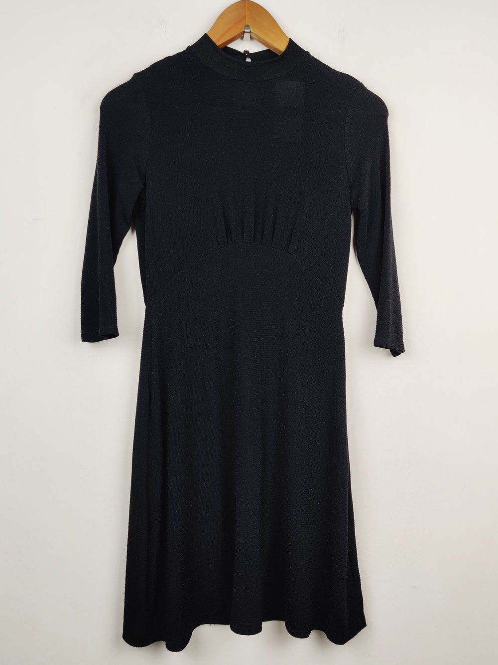 Buy online pre-used pre-loved 100% authentic & Original branded New Look (SWT-1753) available in Pakistan. Top international brands avilable.