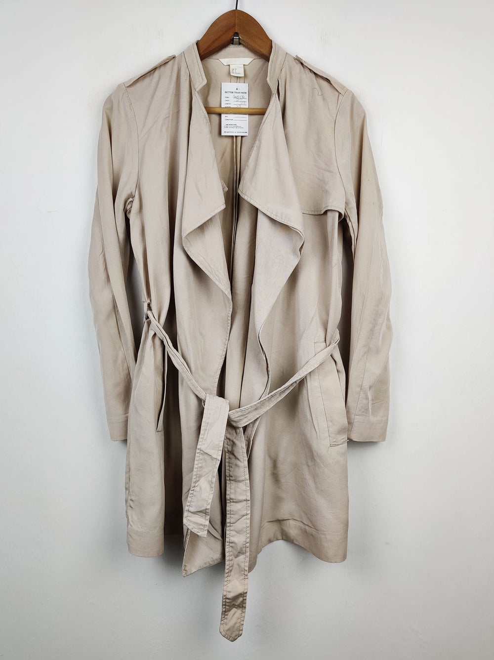 Buy online pre-used pre-loved 100% authentic & Original branded H&M (SWT-1781) available in Pakistan. Top international brands avilable.