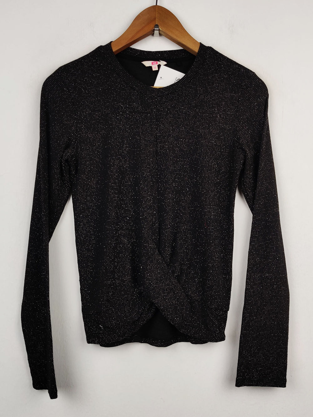 Buy online pre-used pre-loved 100% authentic & Original branded We (SWT-1825) available in Pakistan. Top international brands avilable.