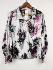 Buy online pre-used pre-loved 100% authentic & Original branded Unknown Brand (SWT-1902) available in Pakistan. Top international brands avilable.