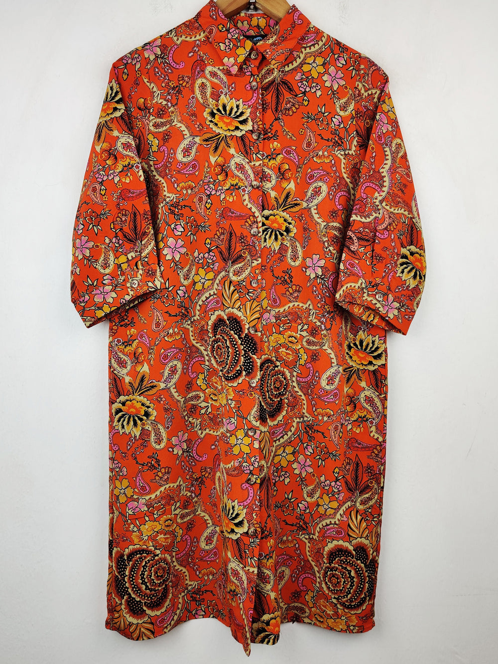 Buy online pre-used pre-loved 100% authentic & Original branded Blue Chameleon (SWT-192) available in Pakistan. Top international brands avilable.