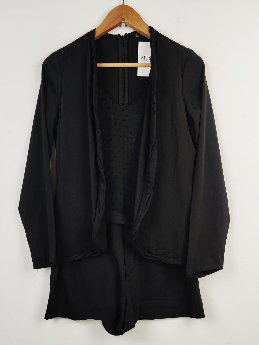 Buy online pre-used pre-loved 100% authentic & Original branded Zara (SWT-1936) available in Pakistan. Top international brands avilable.